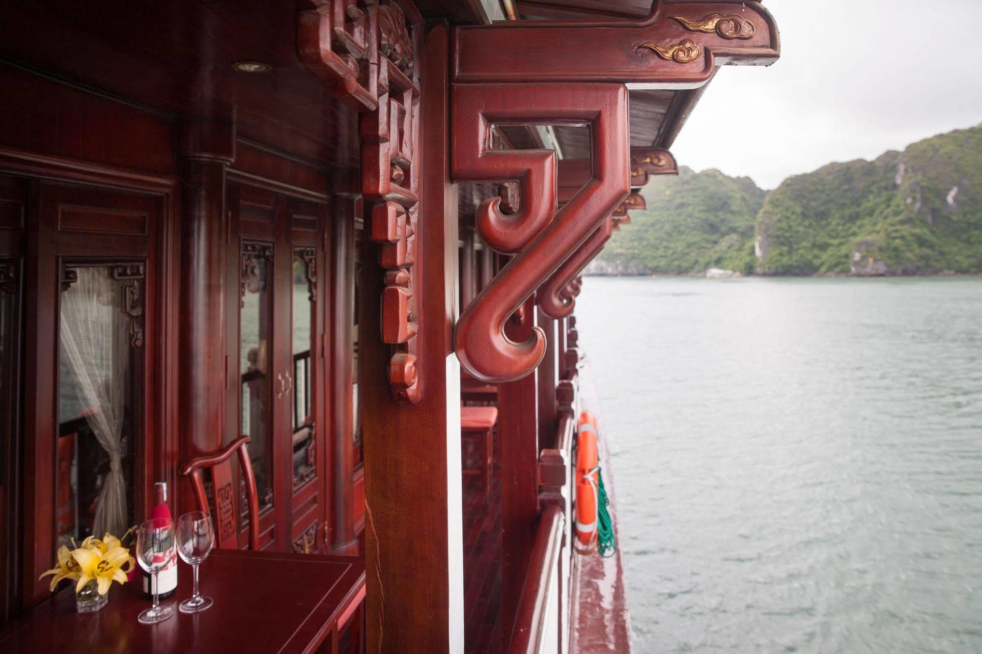 Du thuyền Hoàng Gia Hotel Hạ Long Ngoại thất bức ảnh